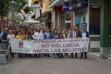 Telde protesta en silencio contra la violencia machista (Foto TA y Francisco Javier Santana)